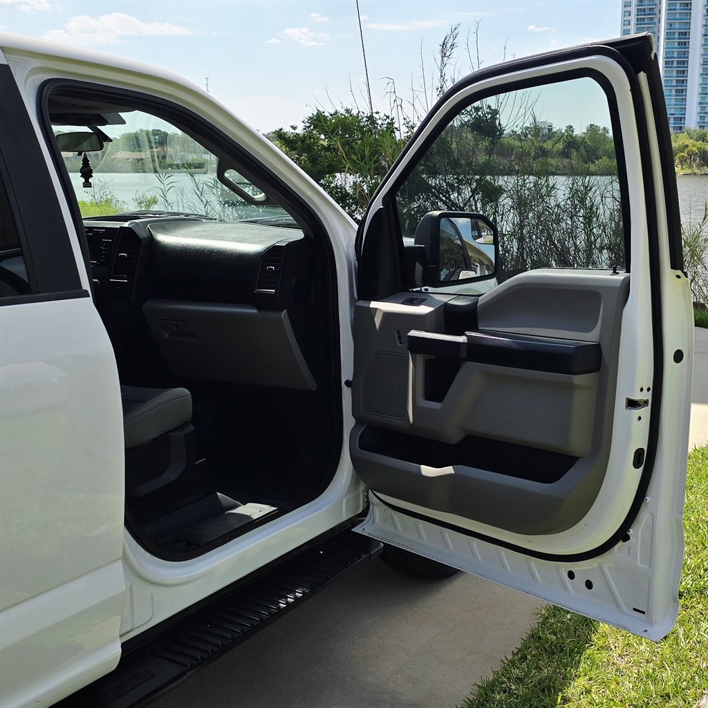 2019 Ford F150 - $31,999