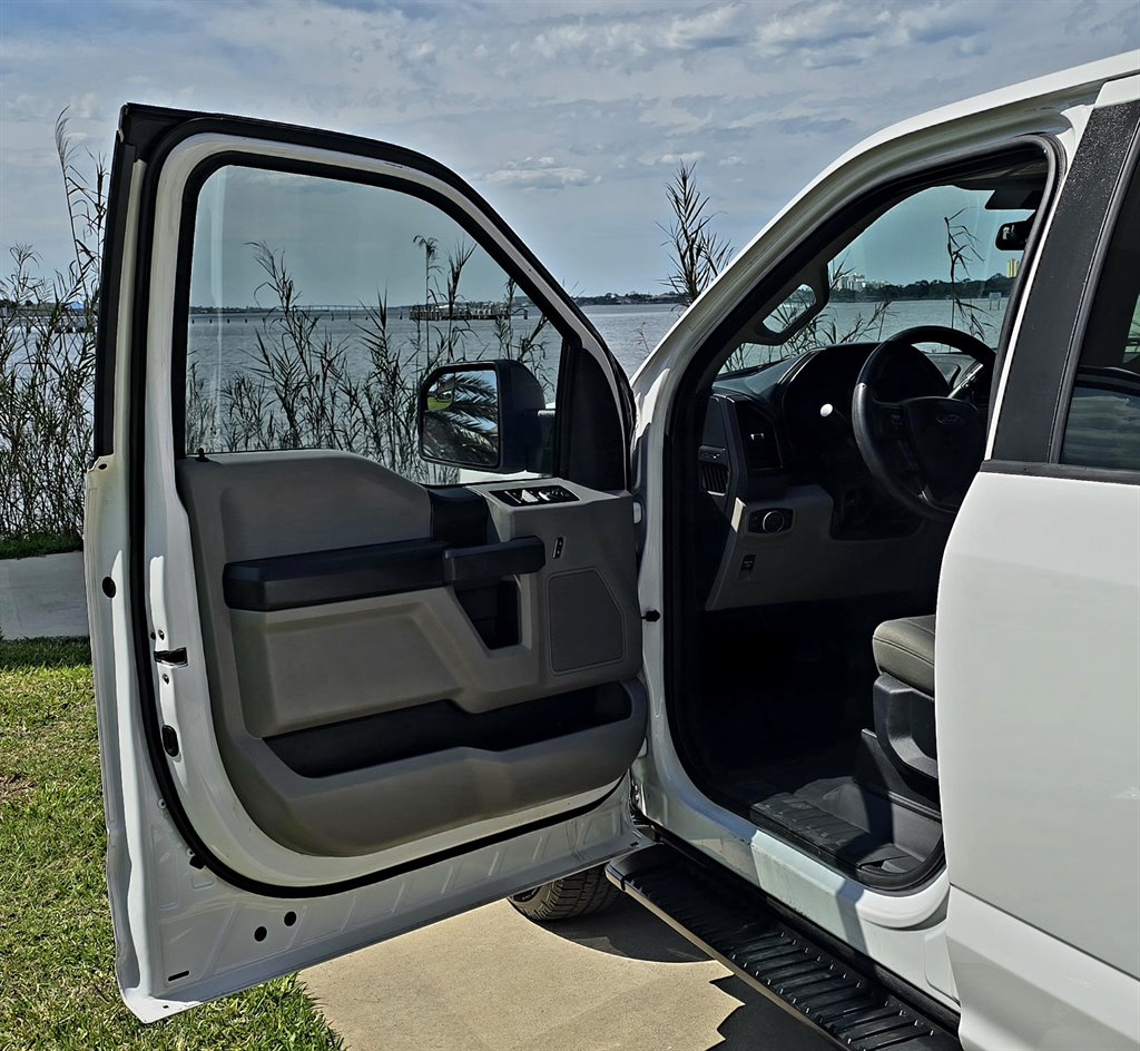 2019 Ford F150 - $31,999