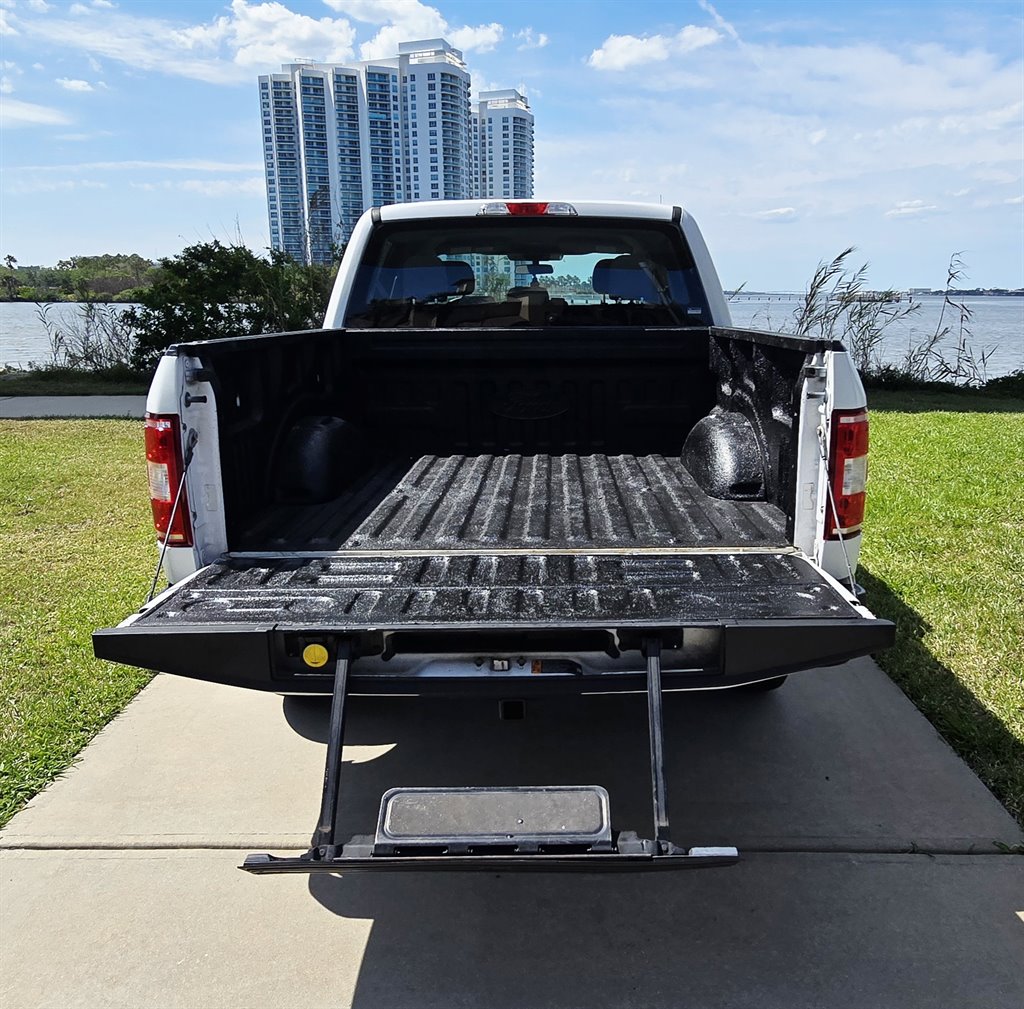 2019 Ford F150 - $31,999