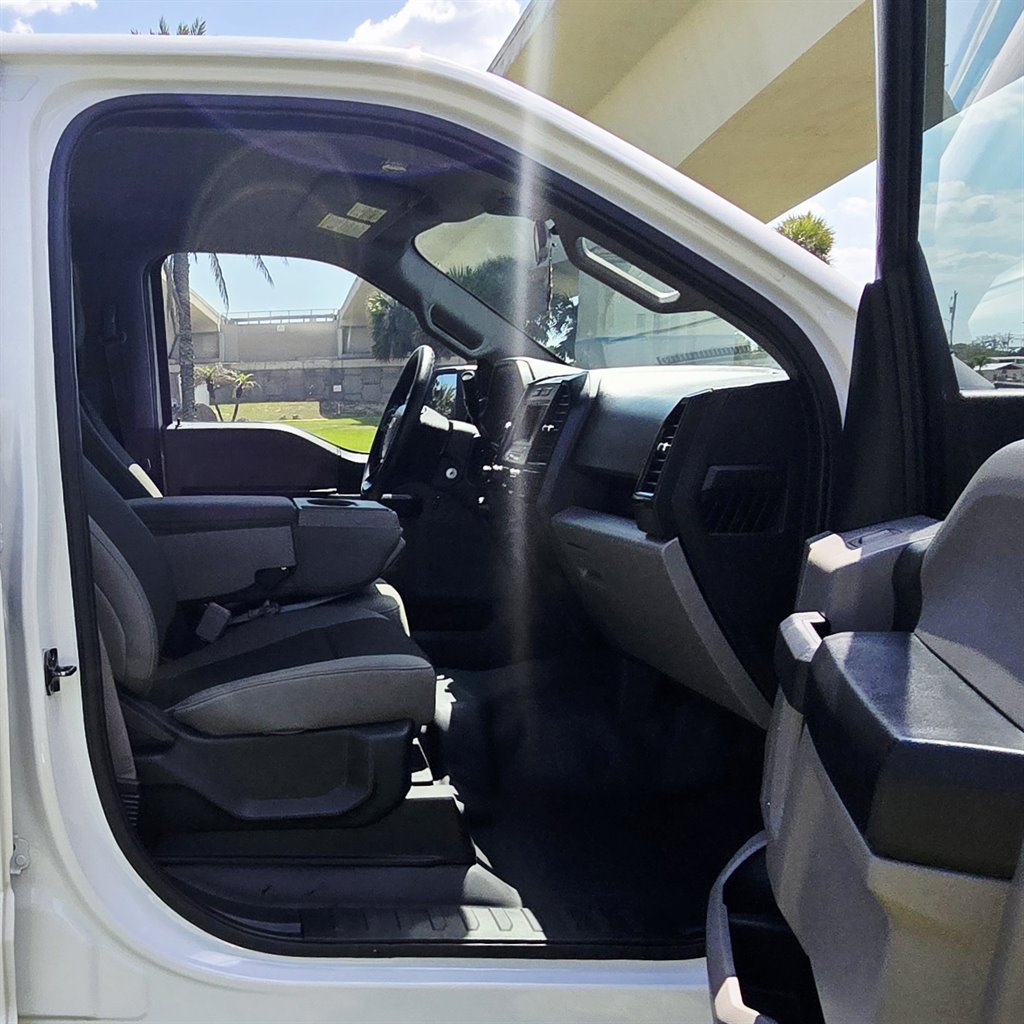 2019 Ford F150 - $31,999