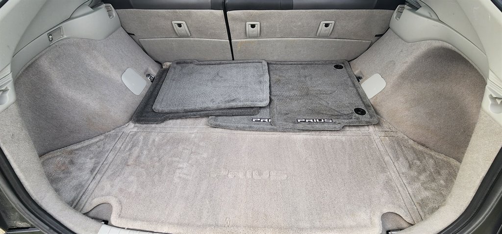 2012 Toyota Prius - $9,999