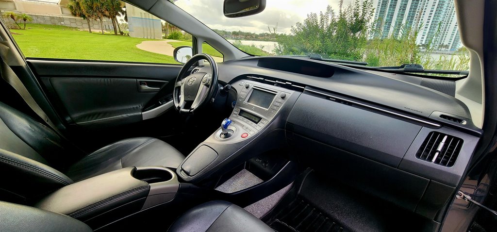 2012 Toyota Prius - $9,999