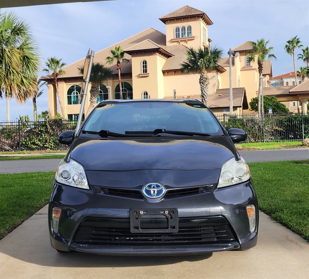 2012 Toyota Prius - $9,999