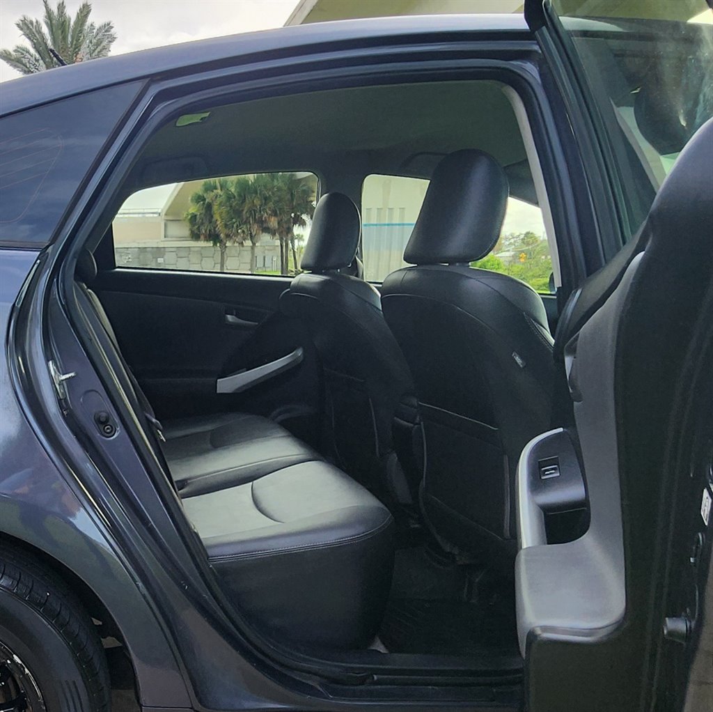 2012 Toyota Prius - $9,999