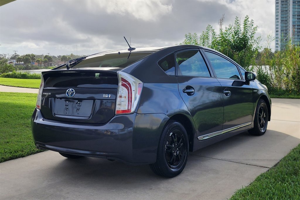 2012 Toyota Prius - $9,999