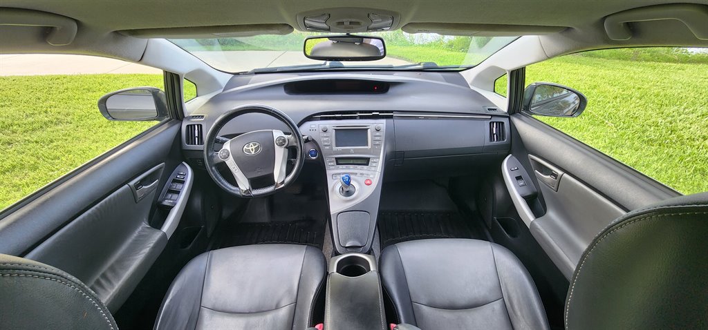 2012 Toyota Prius - $9,999