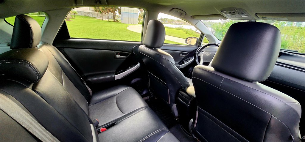 2012 Toyota Prius - $9,999