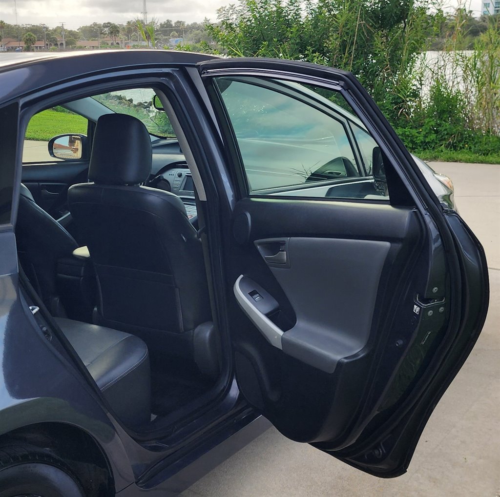2012 Toyota Prius - $9,999