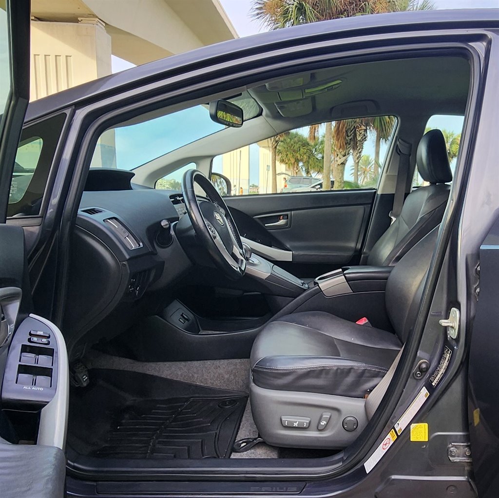 2012 Toyota Prius - $9,999
