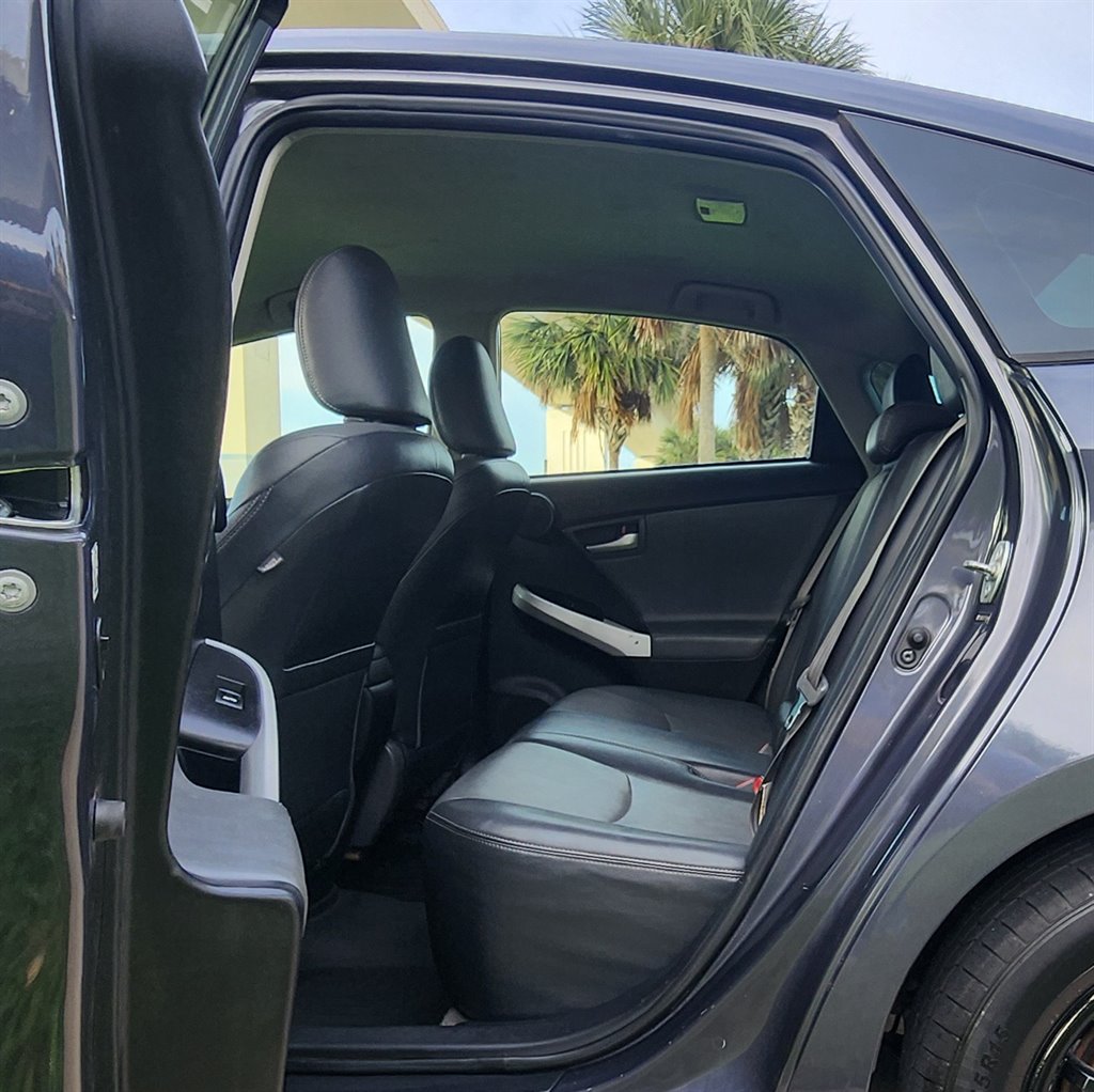 2012 Toyota Prius - $9,999