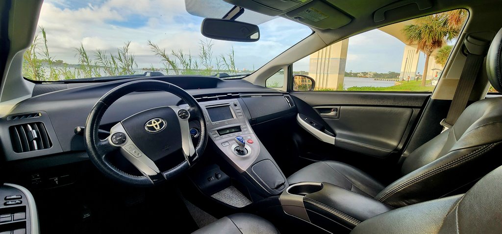 2012 Toyota Prius - $9,999