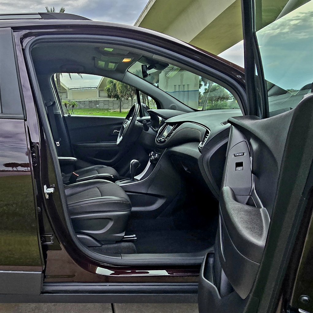 2022 Chevrolet Trax - $21,999