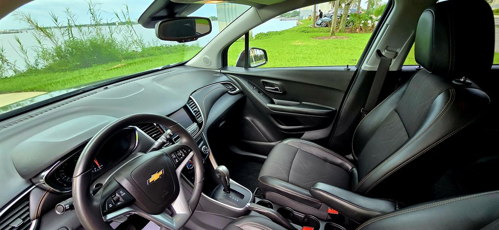 2022 Chevrolet Trax - $21,999