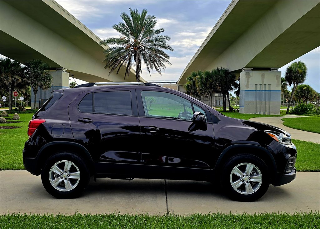 2022 Chevrolet Trax - $21,999