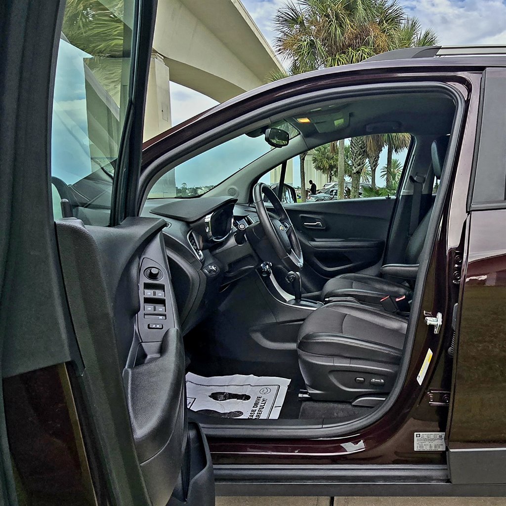 2022 Chevrolet Trax - $21,999