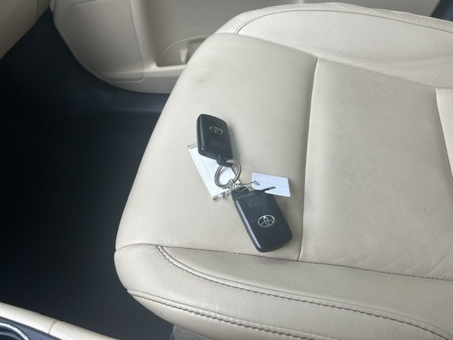 2014 Toyota Highlander - $21,300