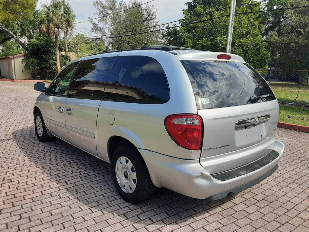2005 CHRYSLER Town and Country Minivan - $2,950