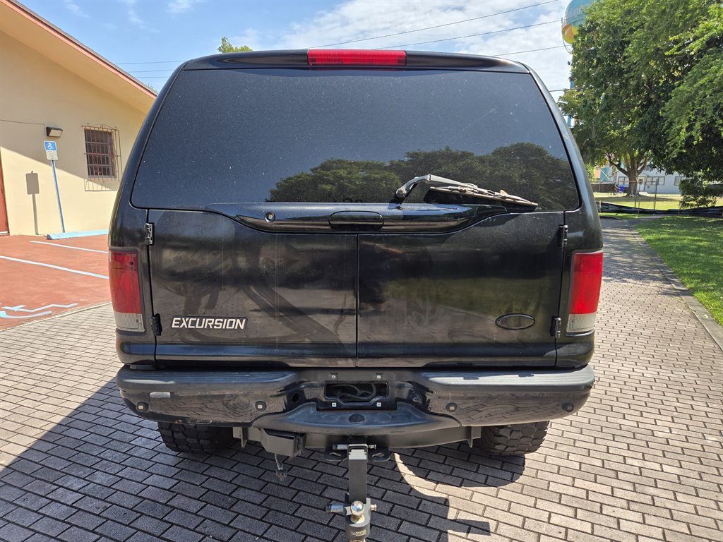 2003 Ford Excursion Limited photo