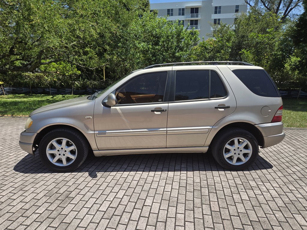 2001 Mercedes-Benz M-Class ML430 photo