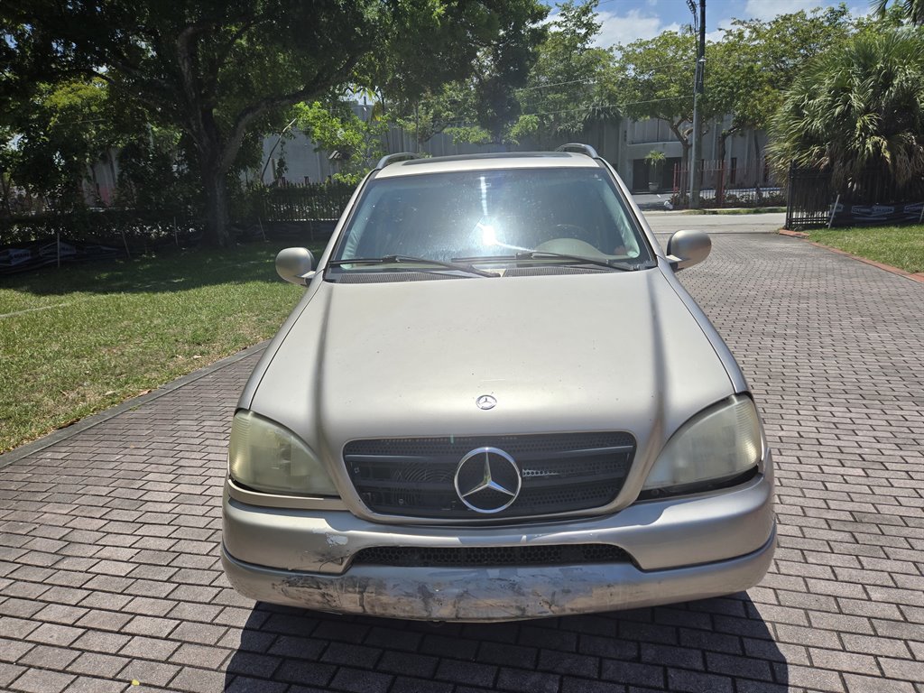2001 Mercedes-Benz M-Class ML430 photo
