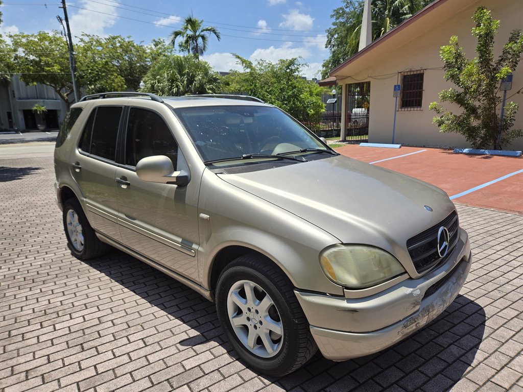 2001 Mercedes-Benz M-Class ML430 photo