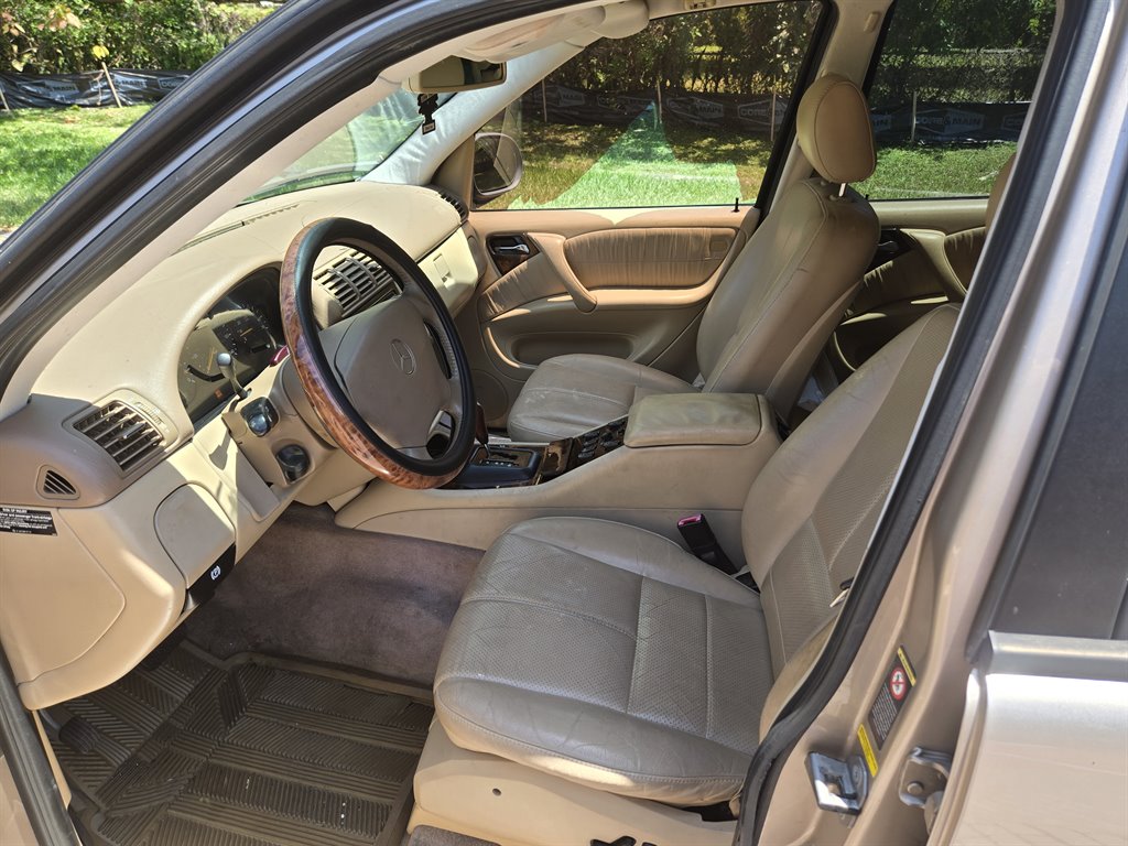2001 Mercedes-Benz M-Class ML430 photo