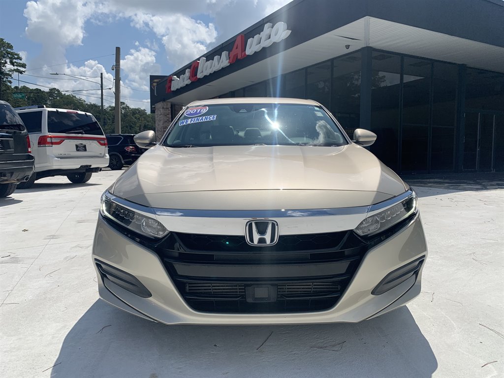 The 2019 Honda Accord LX photos