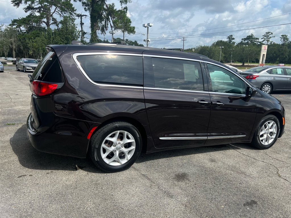 2017 Chrysler Pacifica Touring Plus photo