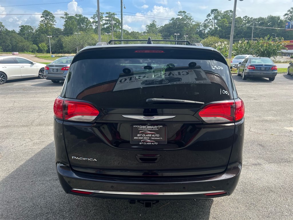 2017 Chrysler Pacifica Touring Plus photo