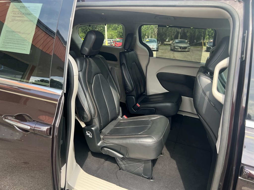 2017 Chrysler Pacifica Touring Plus photo