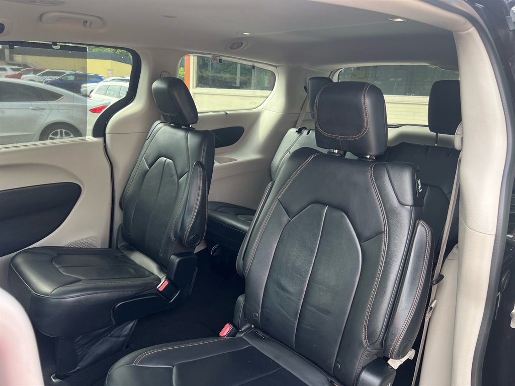 2017 Chrysler Pacifica Touring Plus photo