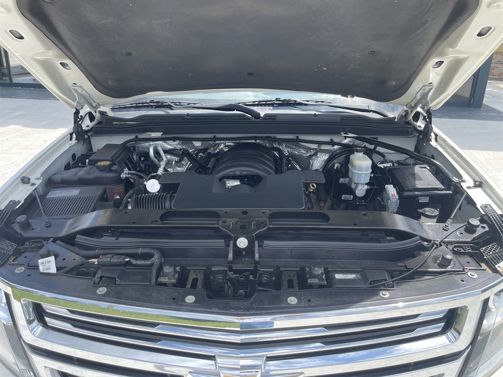 2015 Chevrolet Suburban - $21,995