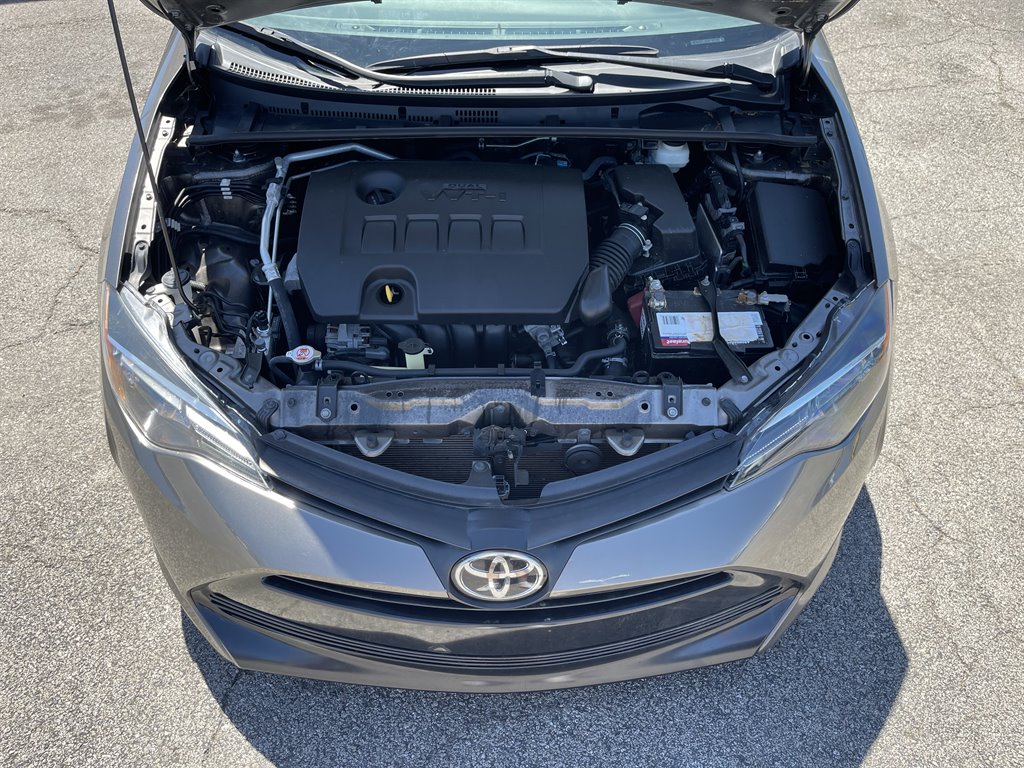 2019 Toyota Corolla LE photo