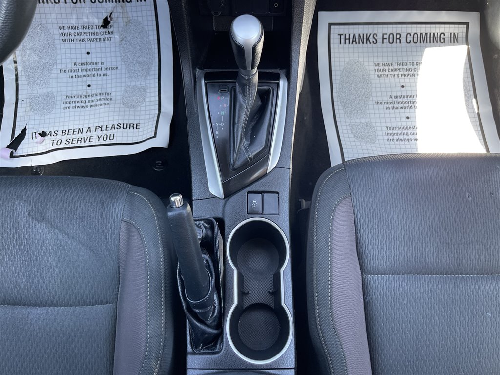 2019 Toyota Corolla LE photo