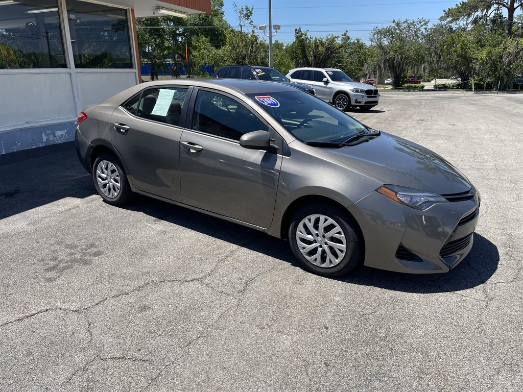 2019 Toyota Corolla LE photo