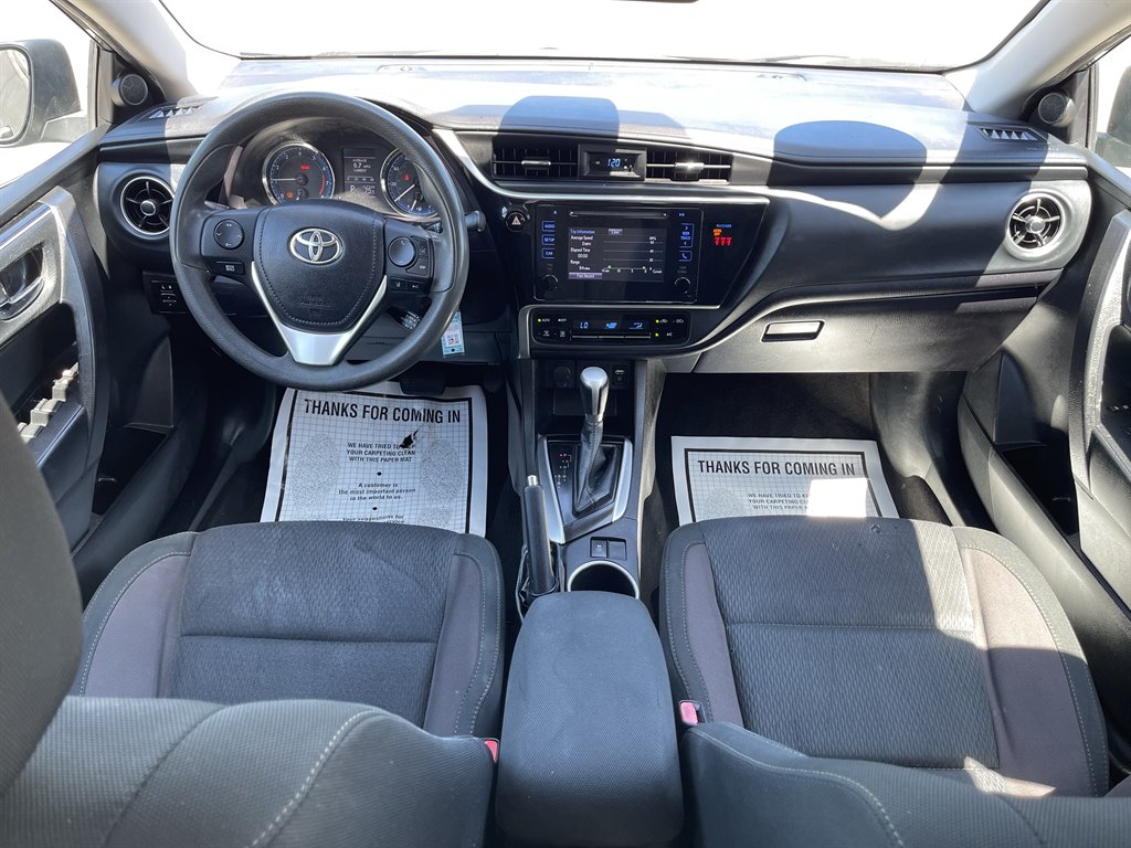 2019 Toyota Corolla LE photo