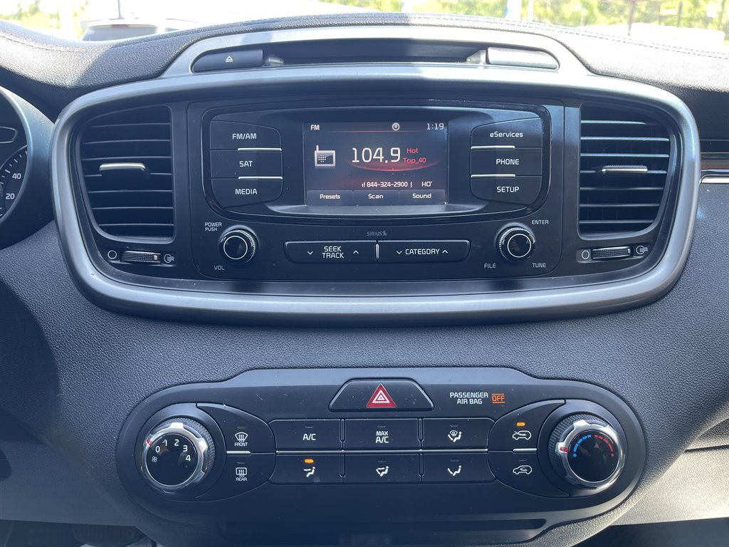 2016 Kia Sorento L photo