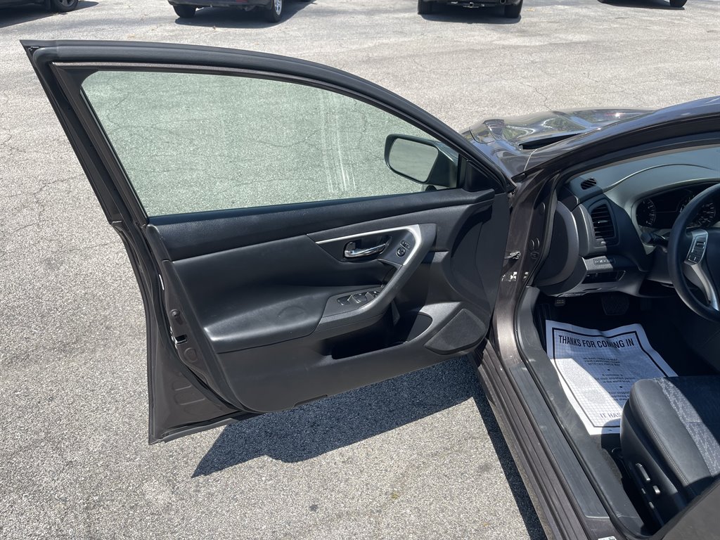 2016 Nissan Altima S photo