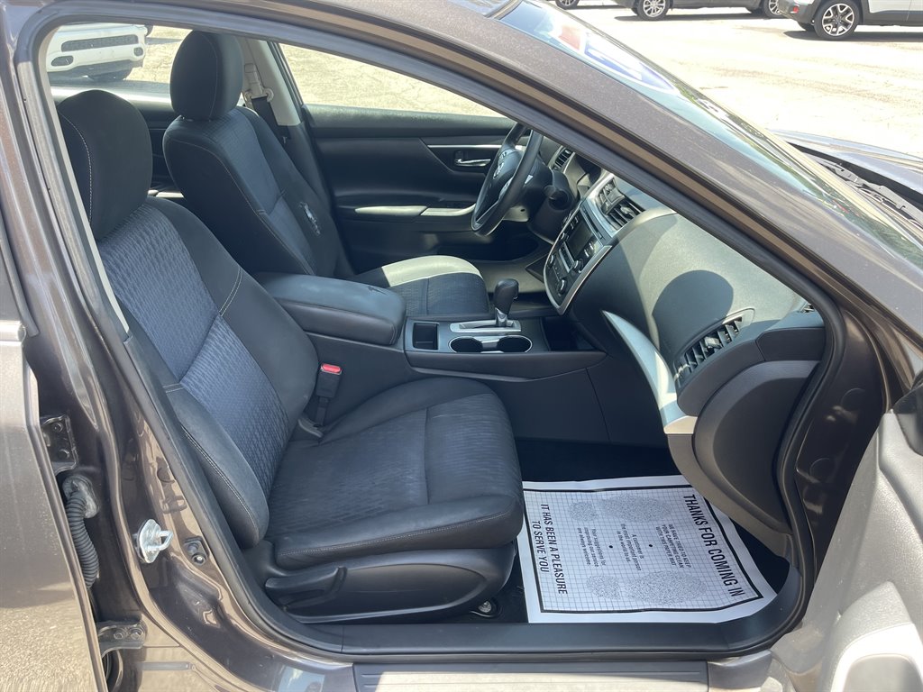 2016 Nissan Altima S photo