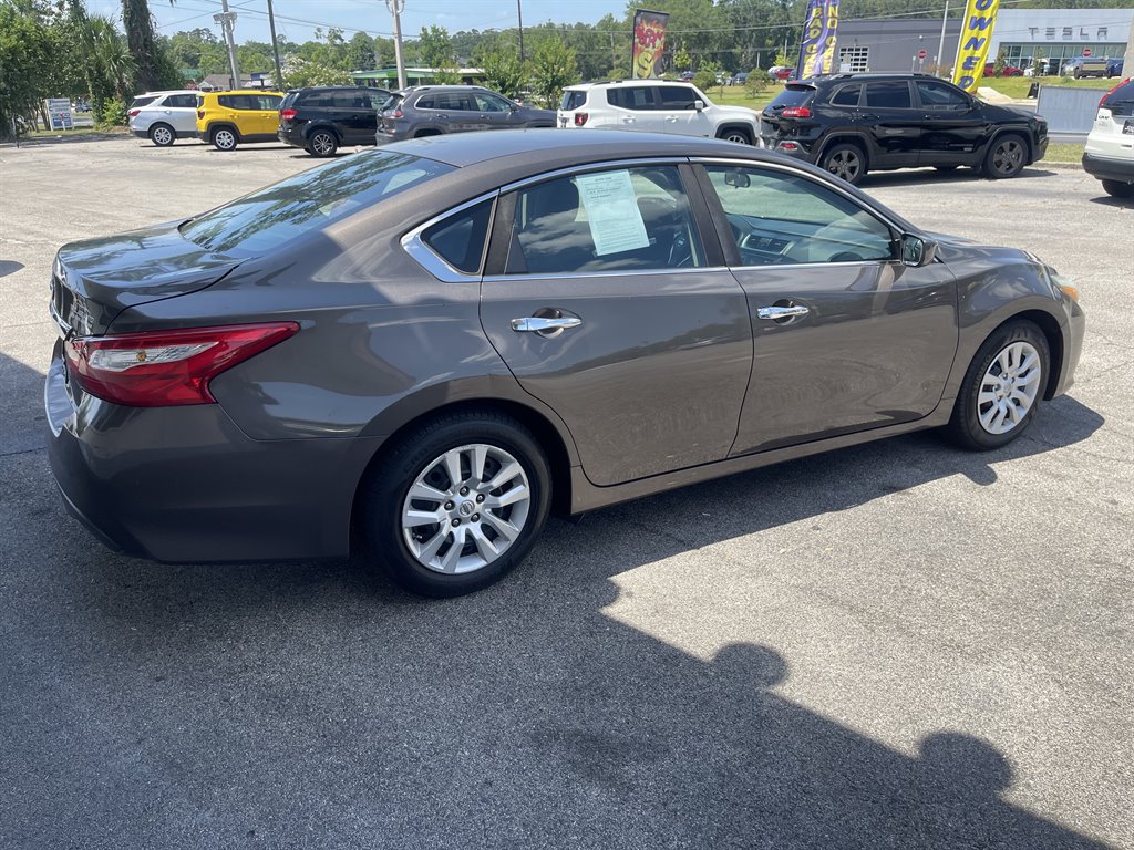 2016 Nissan Altima S photo