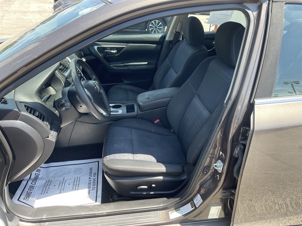 2016 Nissan Altima S photo