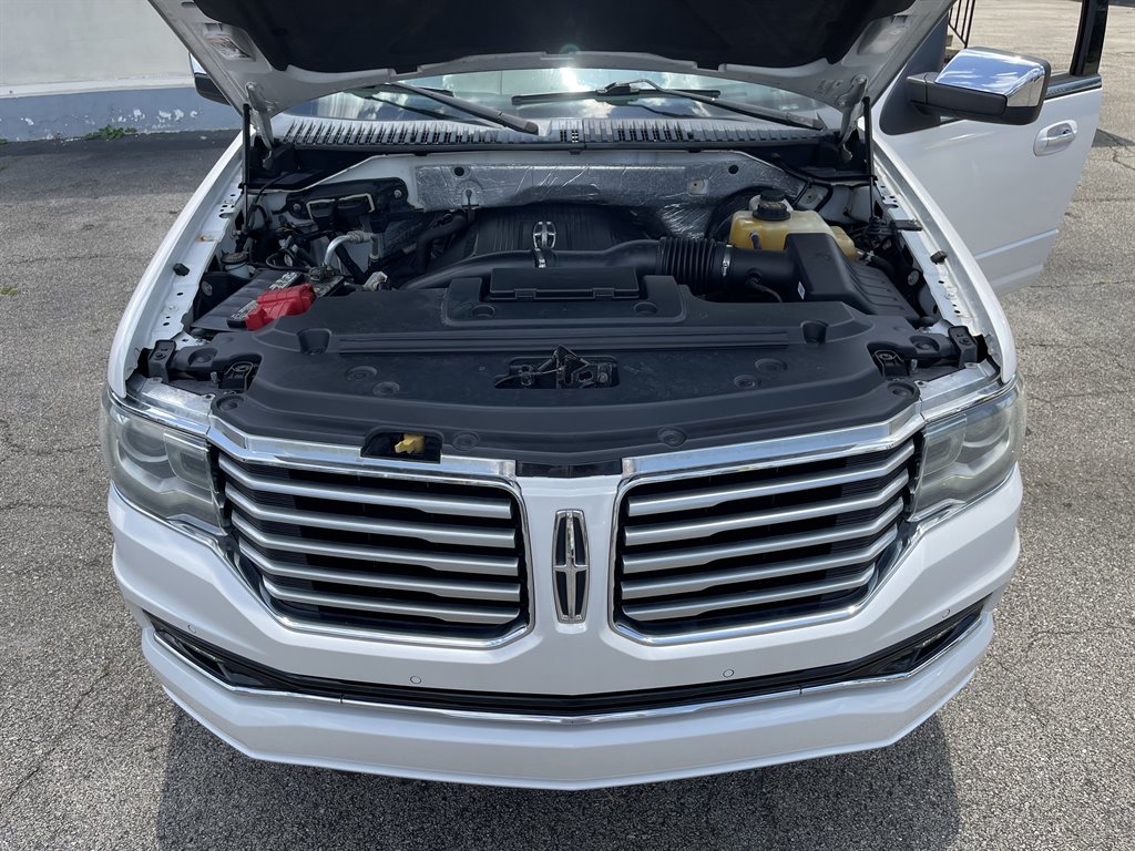 2015 Lincoln Navigator - $14,995