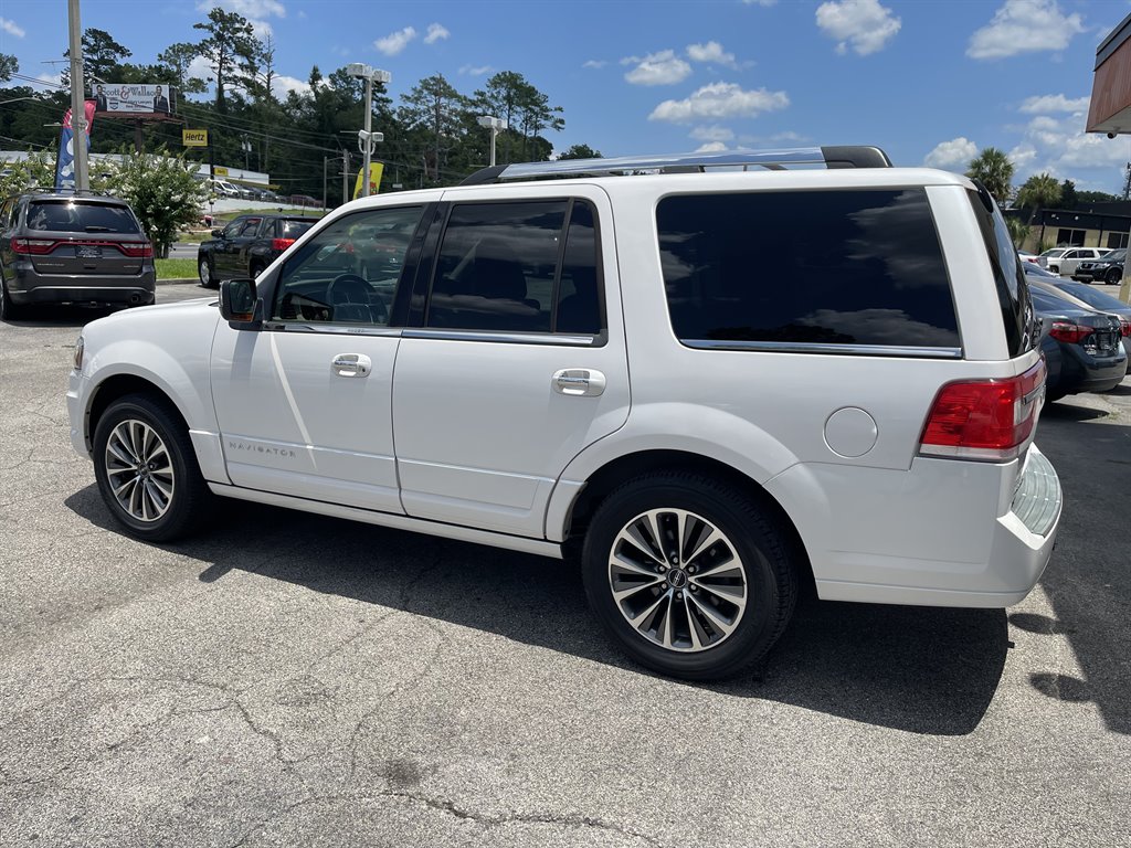 2015 Lincoln Navigator - $14,995