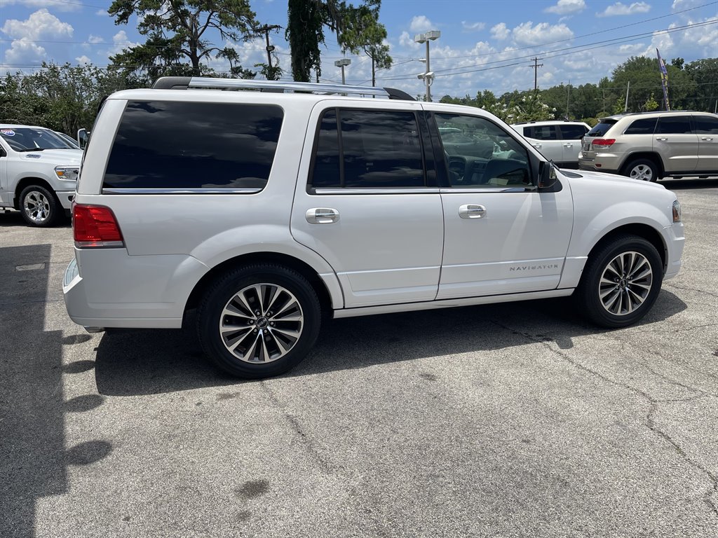 2015 Lincoln Navigator - $14,995