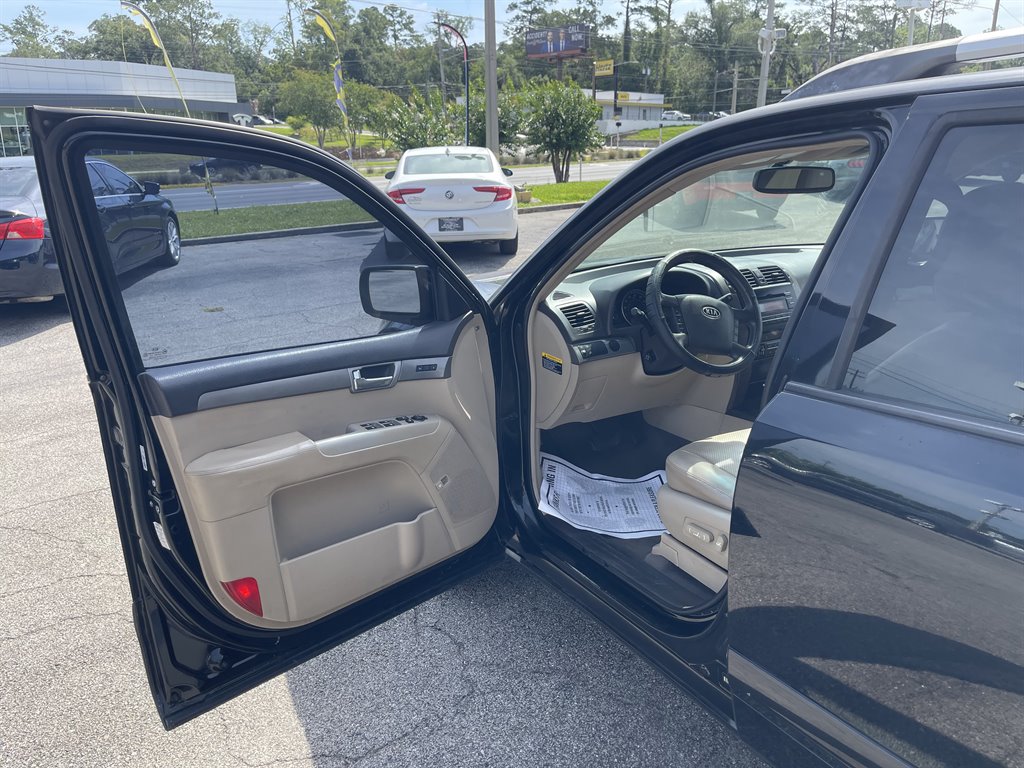 2009 Kia Borrego - $8,995