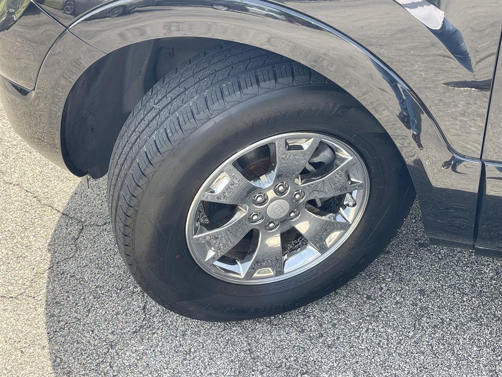 2009 Kia Borrego - $8,995