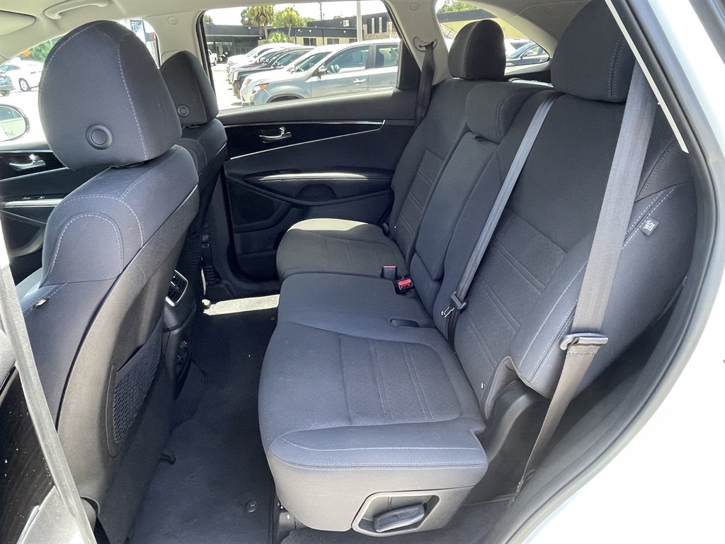 2019 Kia Sorento - $15,995