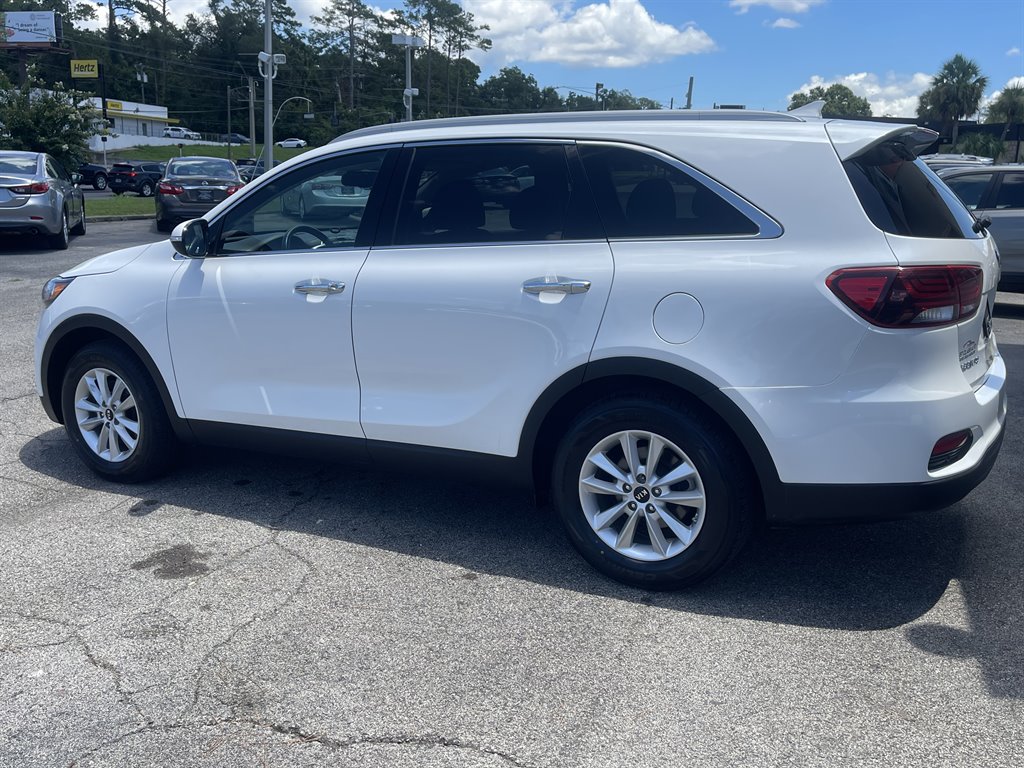 2019 Kia Sorento - $15,995