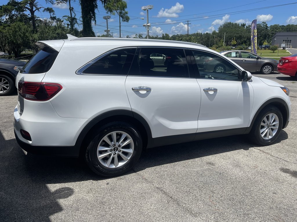 2019 Kia Sorento - $15,995