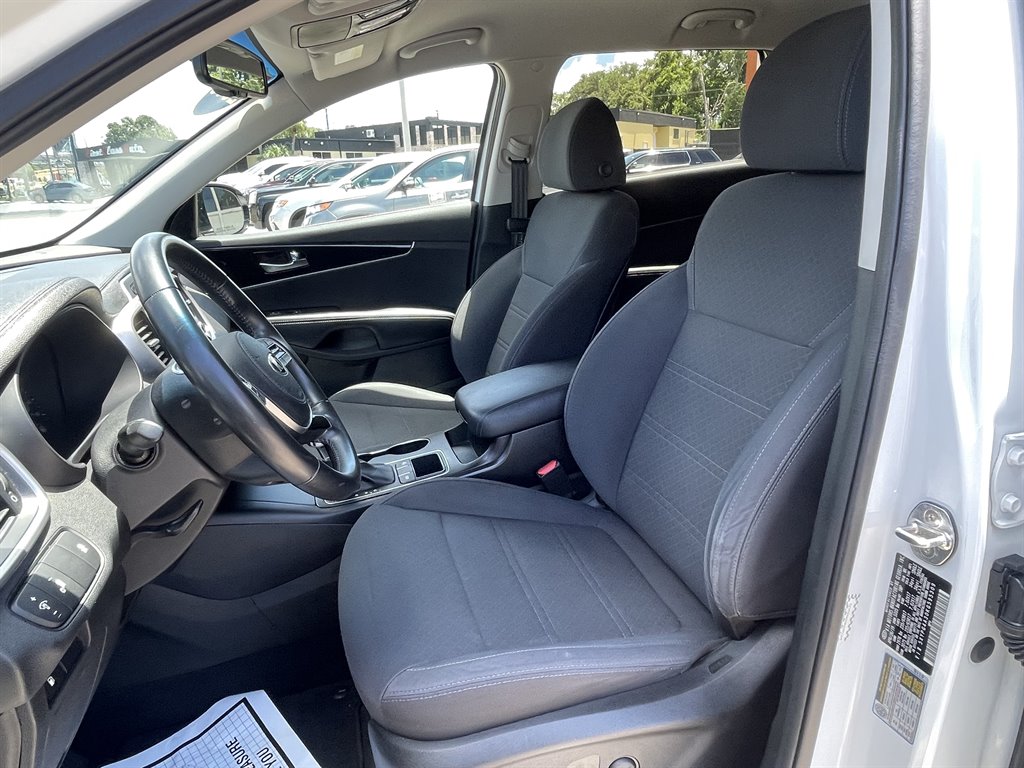 2019 Kia Sorento - $15,995